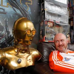 Friday Funnies: Star Wars fan offers his shrine as accommodation